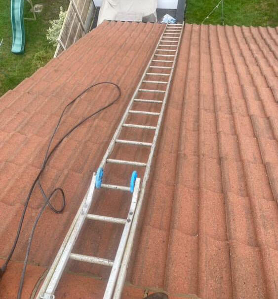 Roof pressure clean (After)