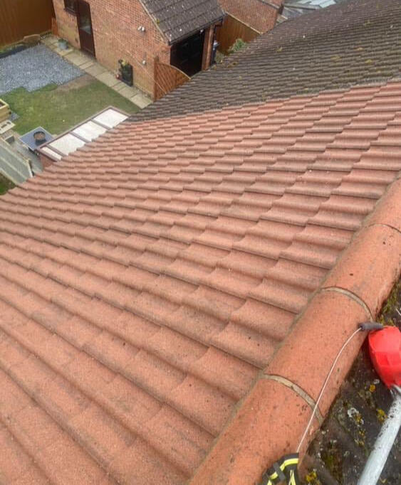 Roof pressure clean (After)