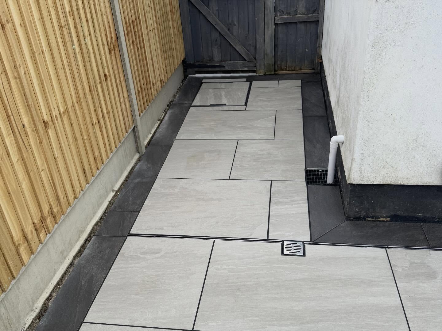 Kandla Grey with Anthracite Edging Porcelain